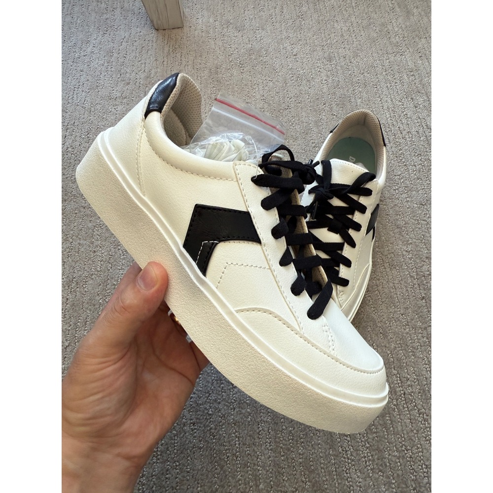 Dr. Scholls Madison Lace Up Sneaker White Black Faux Leather Size 8 Low‎ Top